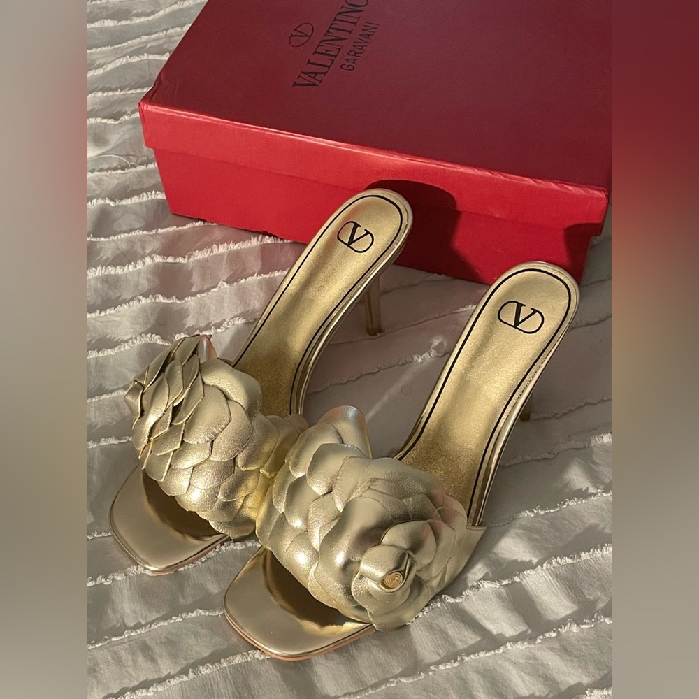 Valentino Mules
